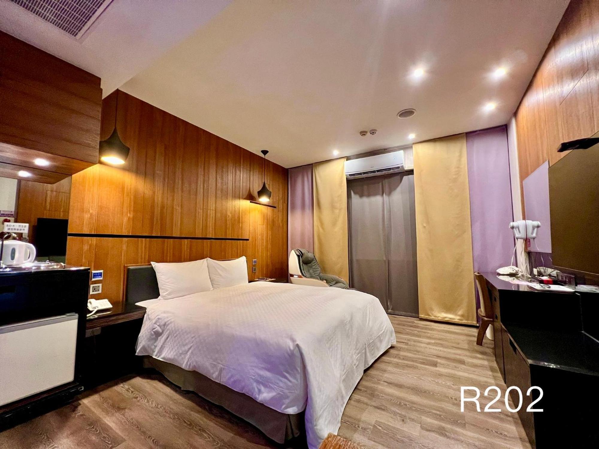 Catwalk Motel -Tainan Zewnętrze zdjęcie