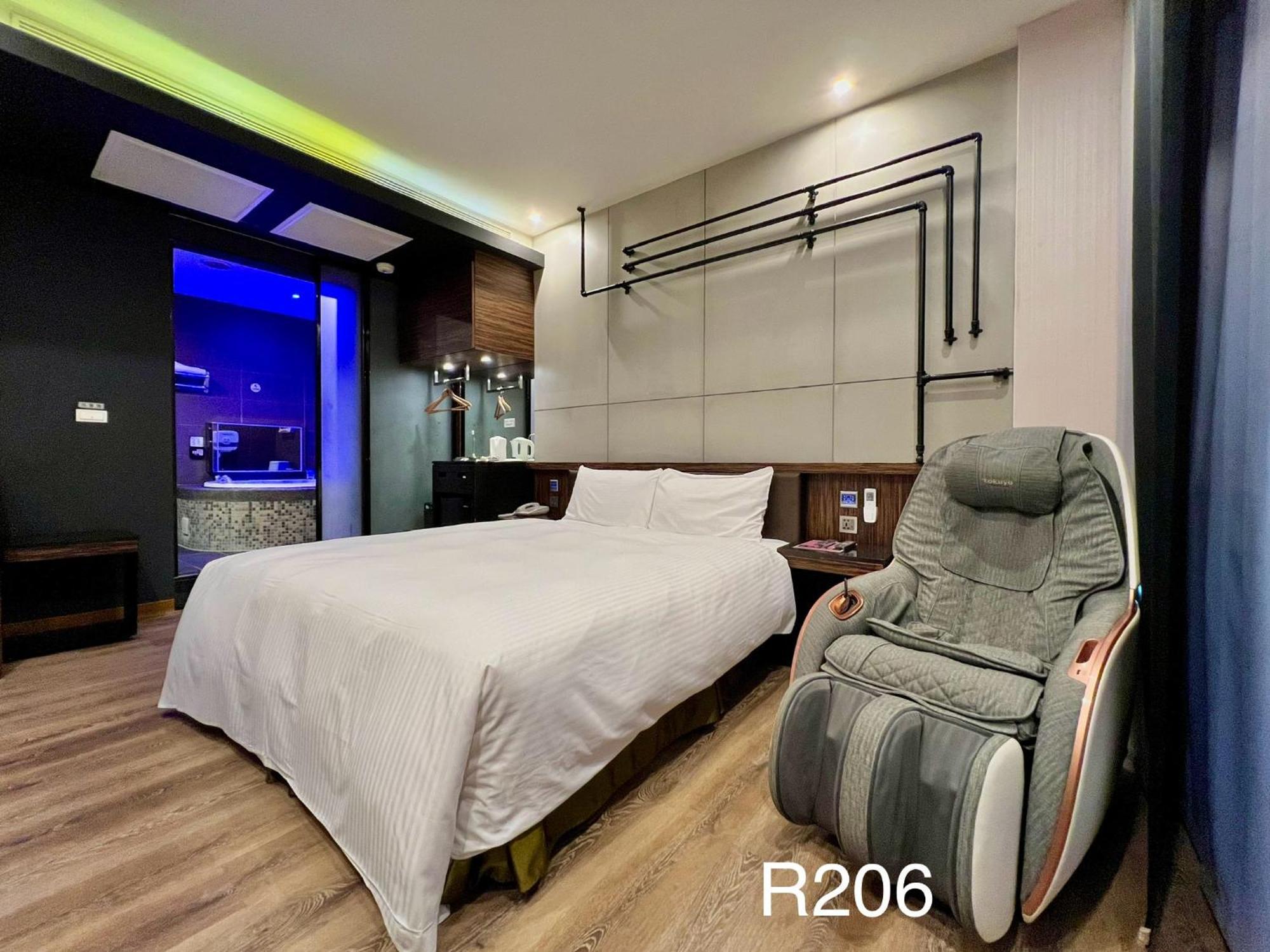 Catwalk Motel -Tainan Zewnętrze zdjęcie